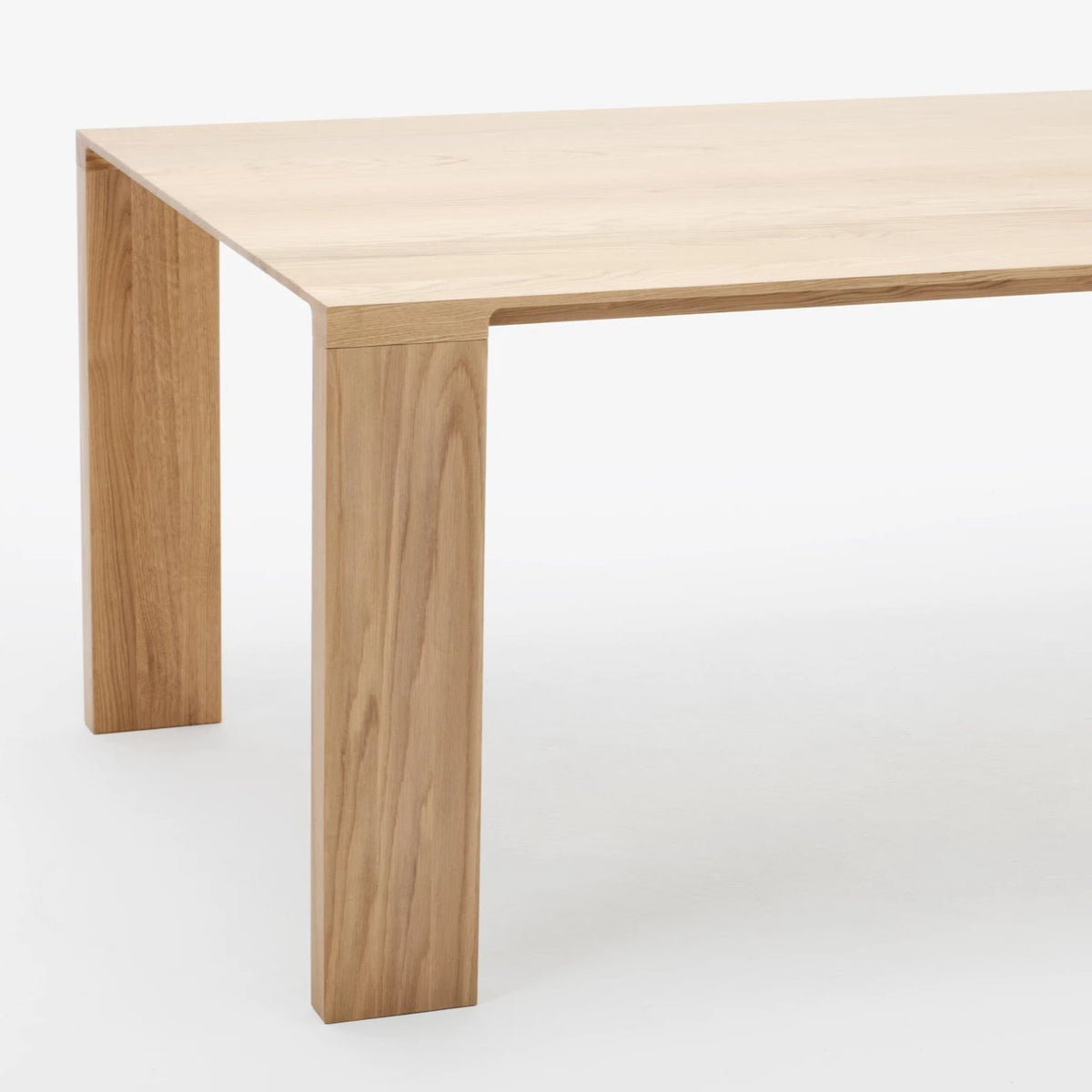 Radii Table Dining Table Bensen   