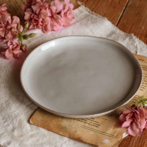 SVELTE Dinner Plate Dinnerware Nosse   