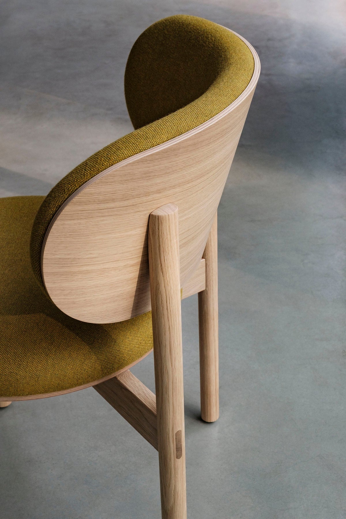 Re-Volve Chair - OAK 29/MLF02 - SAMPLE Demo Arco   