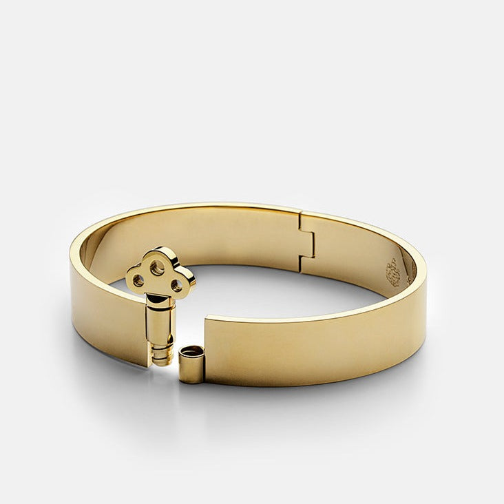 Locking bangle bracelet deals with key