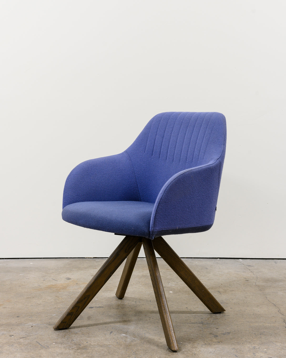 Ease Chair Demo Arco Purple Hallingdal Oak Smoke 33 